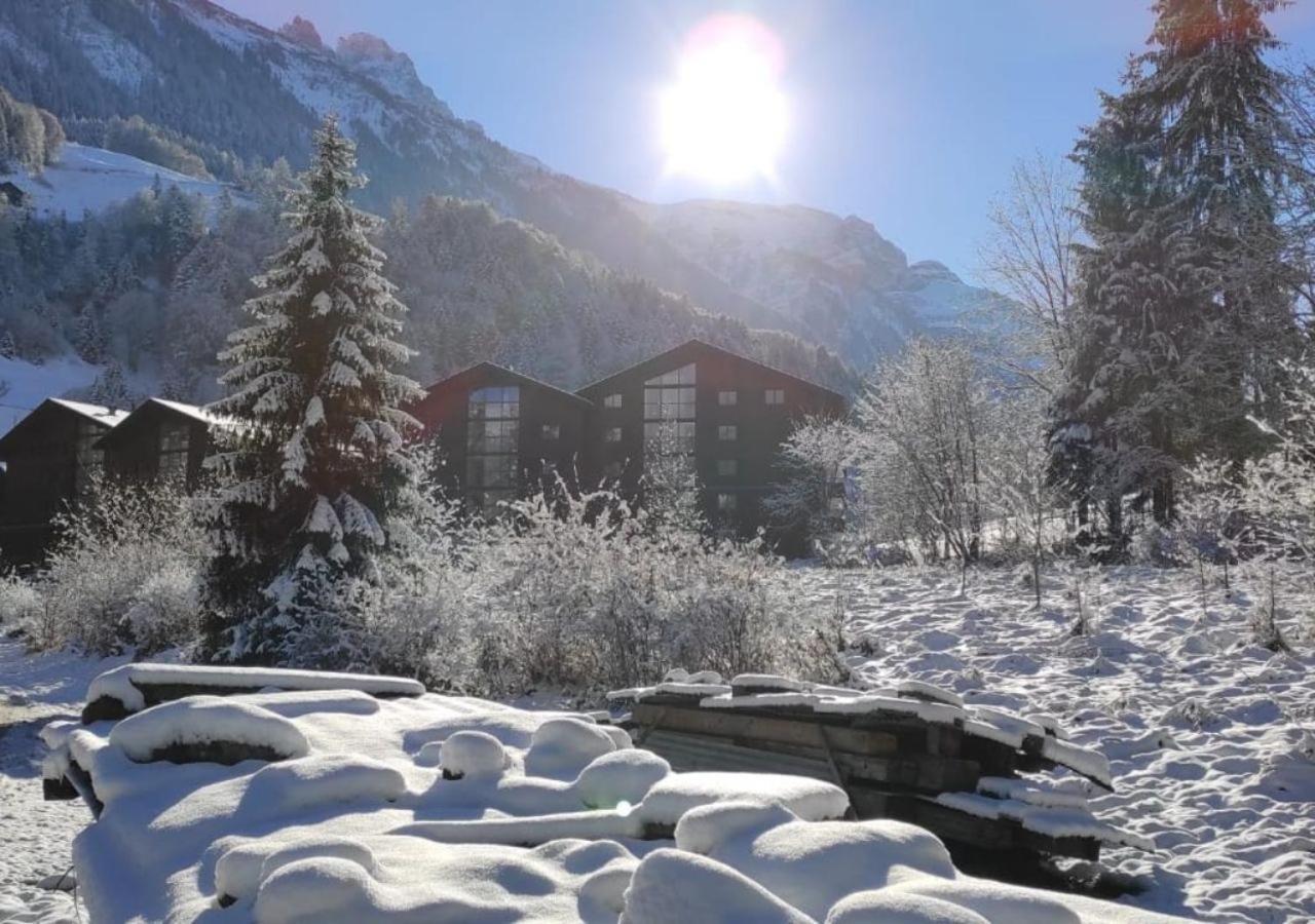 Aparthotel Mountain River Resort Val d'Illiez ภายนอก รูปภาพ