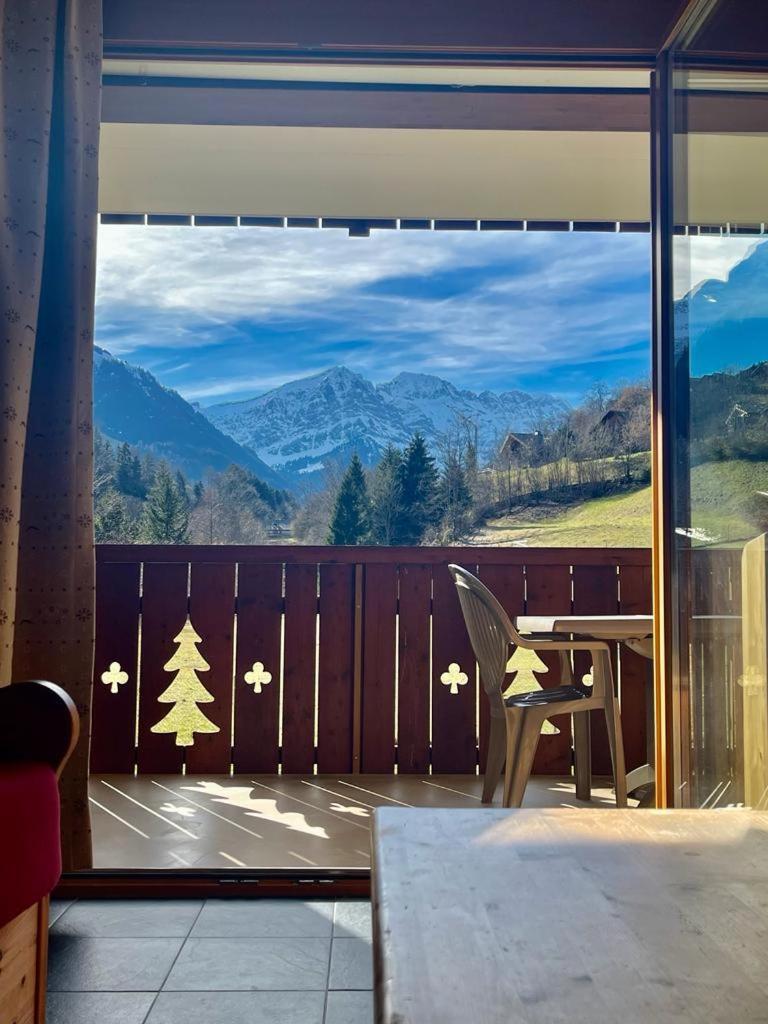Aparthotel Mountain River Resort Val d'Illiez ภายนอก รูปภาพ