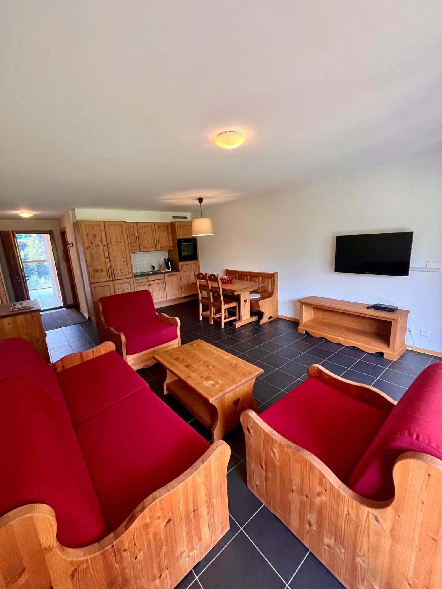 Aparthotel Mountain River Resort Val d'Illiez ภายนอก รูปภาพ