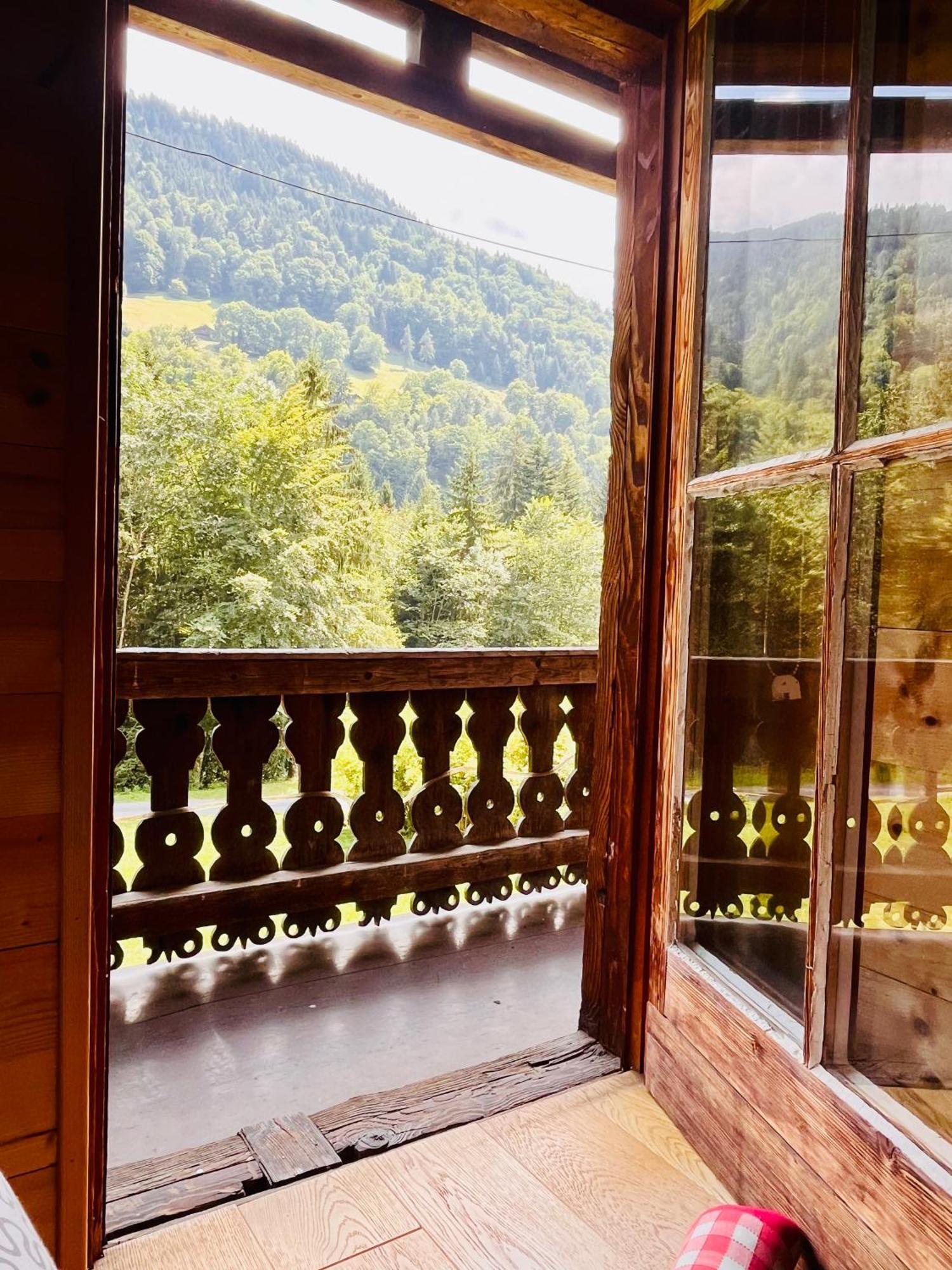 Aparthotel Mountain River Resort Val d'Illiez ภายนอก รูปภาพ