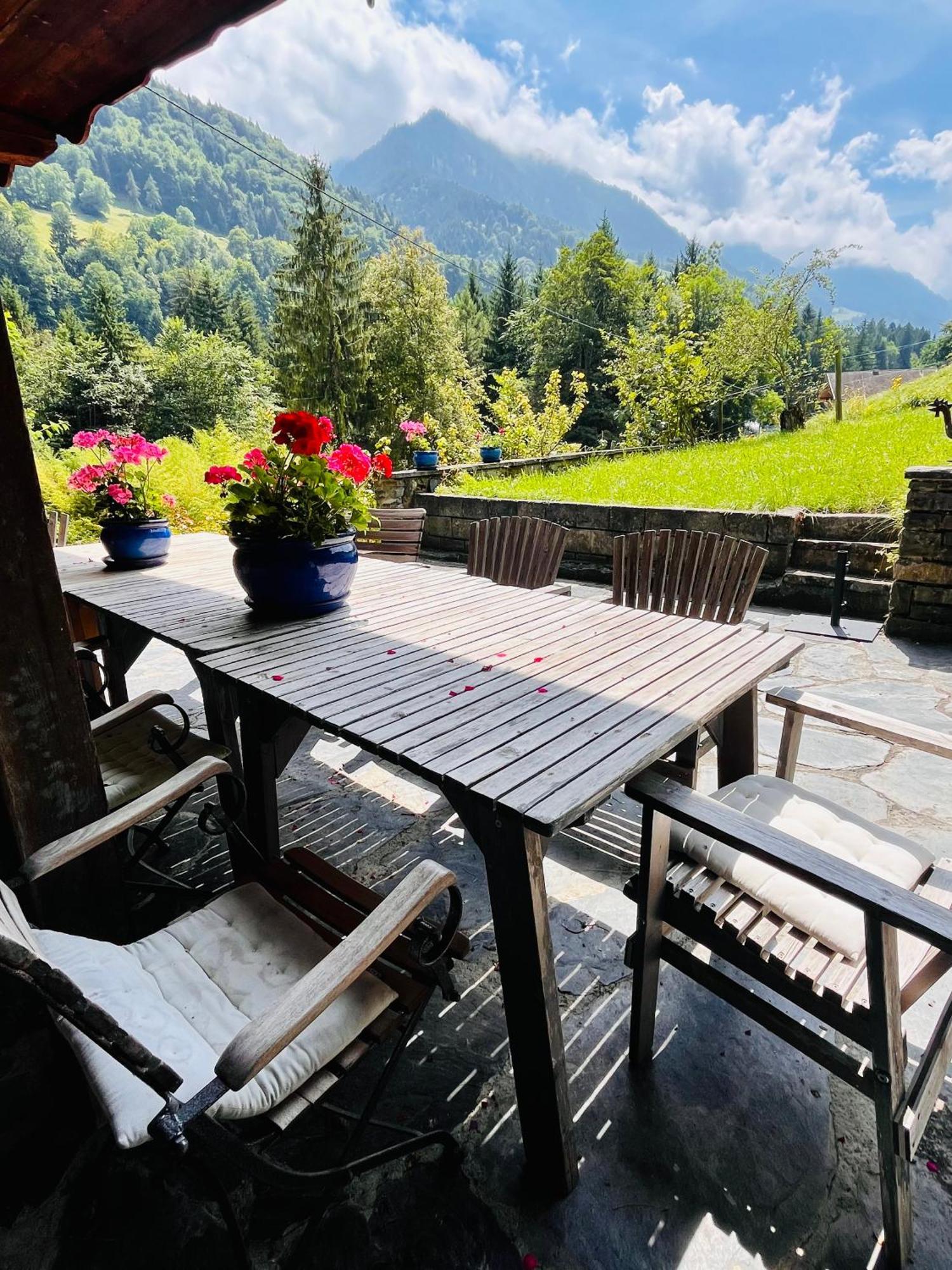 Aparthotel Mountain River Resort Val d'Illiez ภายนอก รูปภาพ